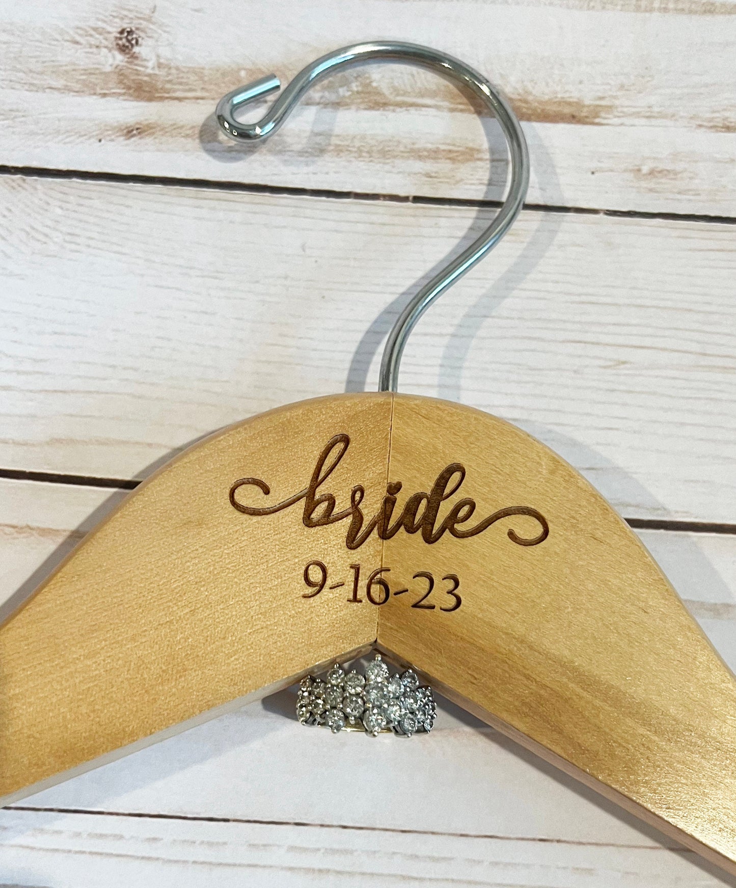 Bride hanger with date, Bride hanger for wedding dress, Custom bride hanger, Bride hanger personalized, Bridesmaid hangers, Bridal shower